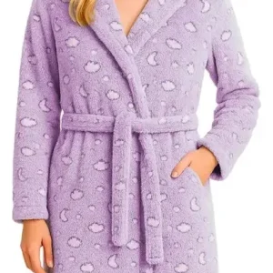 Bata Polar Soft Gofrada Con Capucha Y Bolsillos Corta 7410 Luna Lila 3