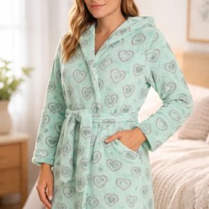 Bata Polar Soft Gofrada Con Capucha Y Bolsillos Corta 7410 Verde Corazon 1