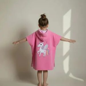 Poncho De Toalla Estampado De Nena Toallon Capucha 60x120 51805 Fucsia Pony Alado